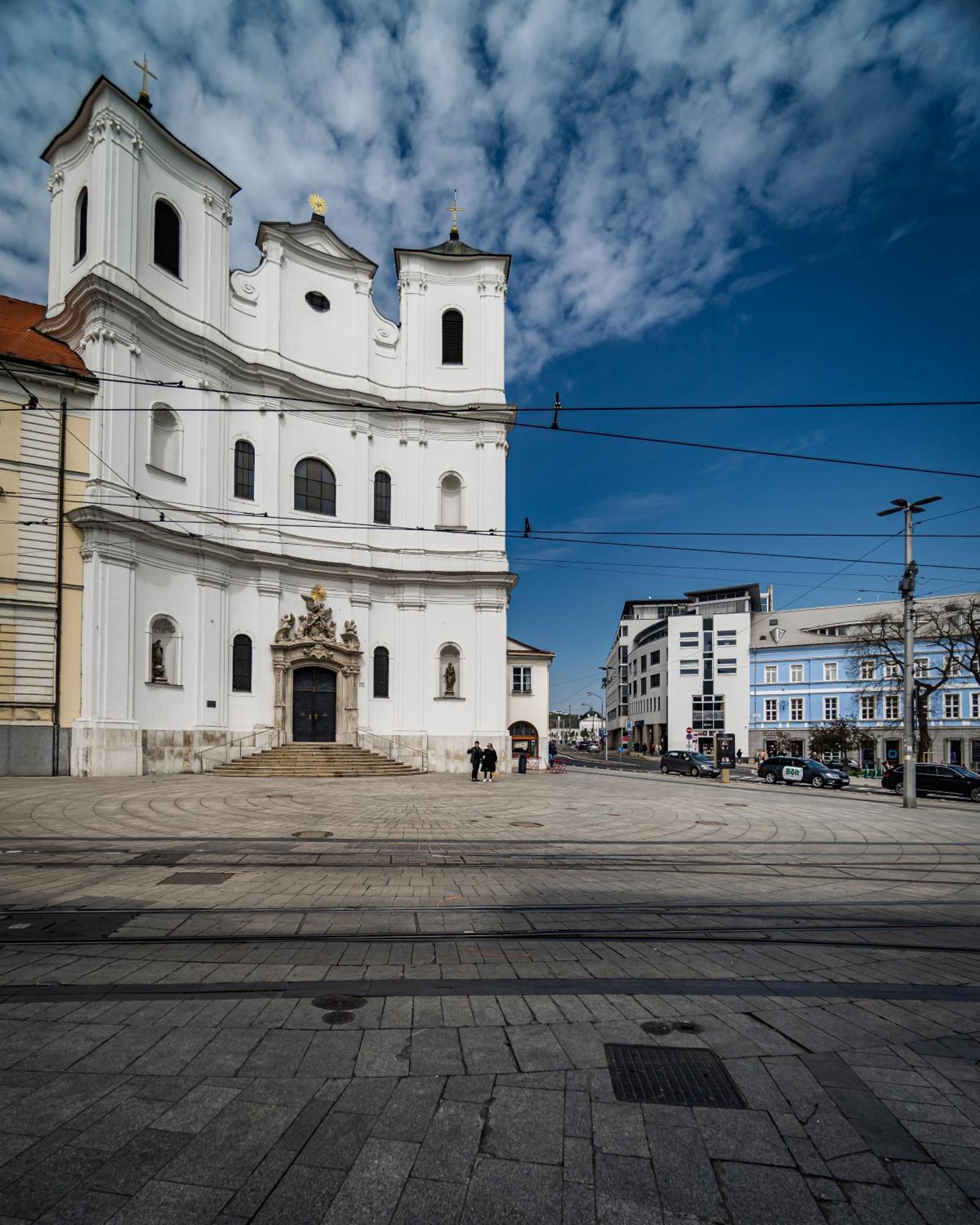 Luxurious And Royal Apartment In The Old Town Bratislava Buitenkant foto
