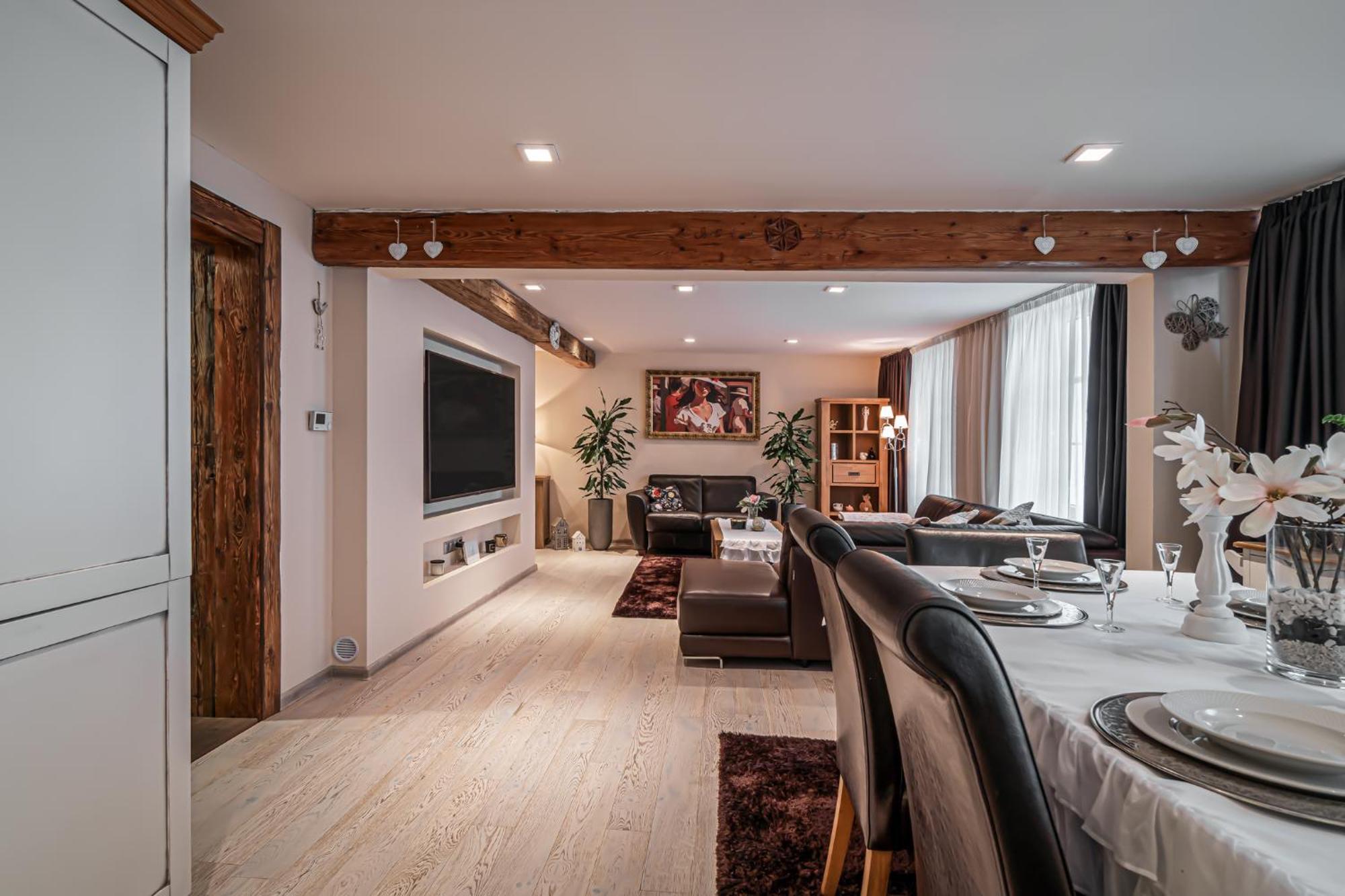 Luxurious And Royal Apartment In The Old Town Bratislava Buitenkant foto