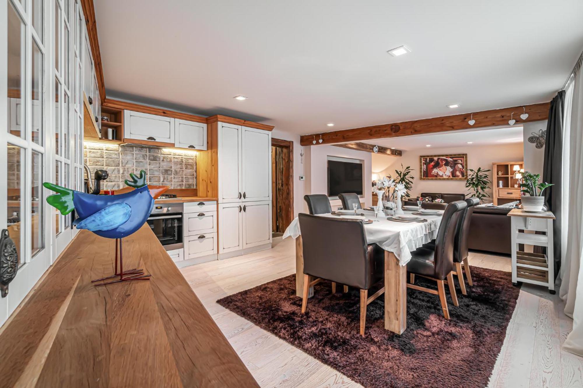 Luxurious And Royal Apartment In The Old Town Bratislava Buitenkant foto